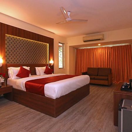 Hotel Shantidoot, Dadar Malad Exterior photo