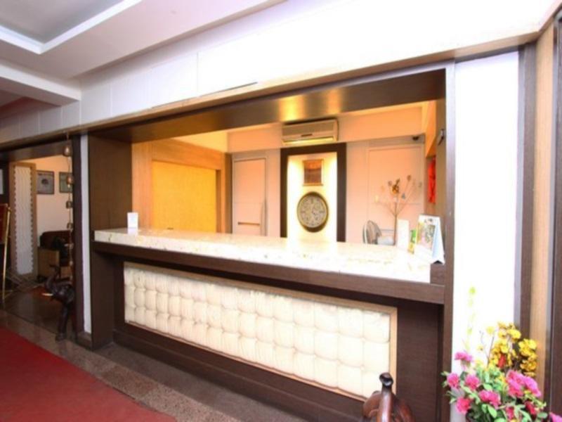 Hotel Shantidoot, Dadar Malad Exterior photo