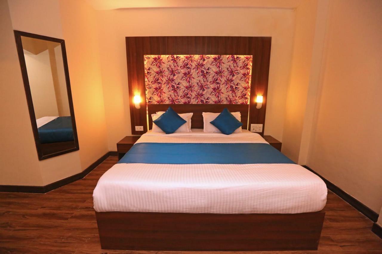 Hotel Shantidoot, Dadar Malad Exterior photo