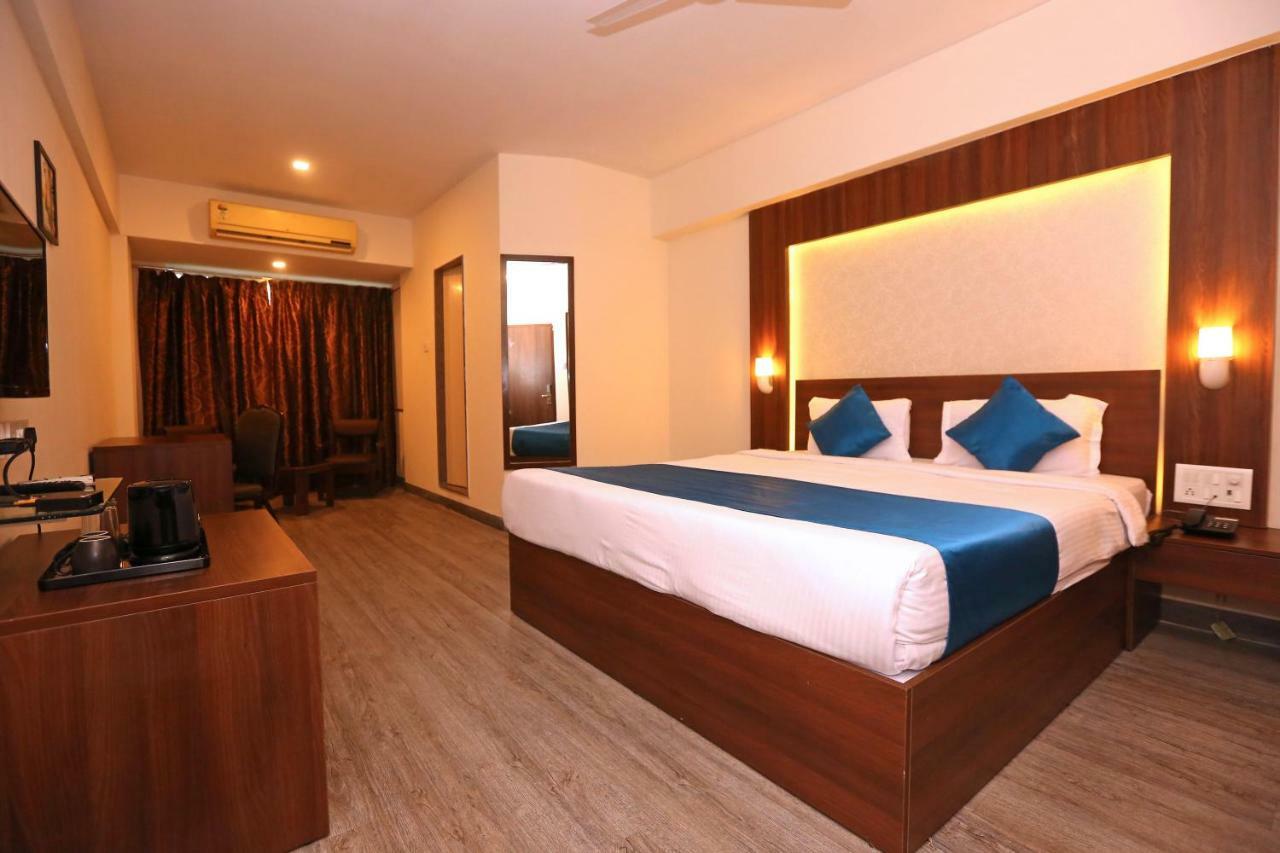 Hotel Shantidoot, Dadar Malad Exterior photo